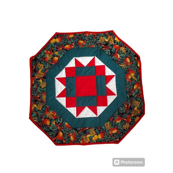 Octagon Quilted Star Table Topper - 21x21 Inches - Picture 1 of 4
